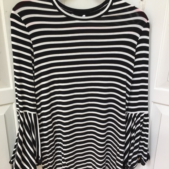 Maette Black & White Striped Bell Sleeve Top - Picture 4 of 15